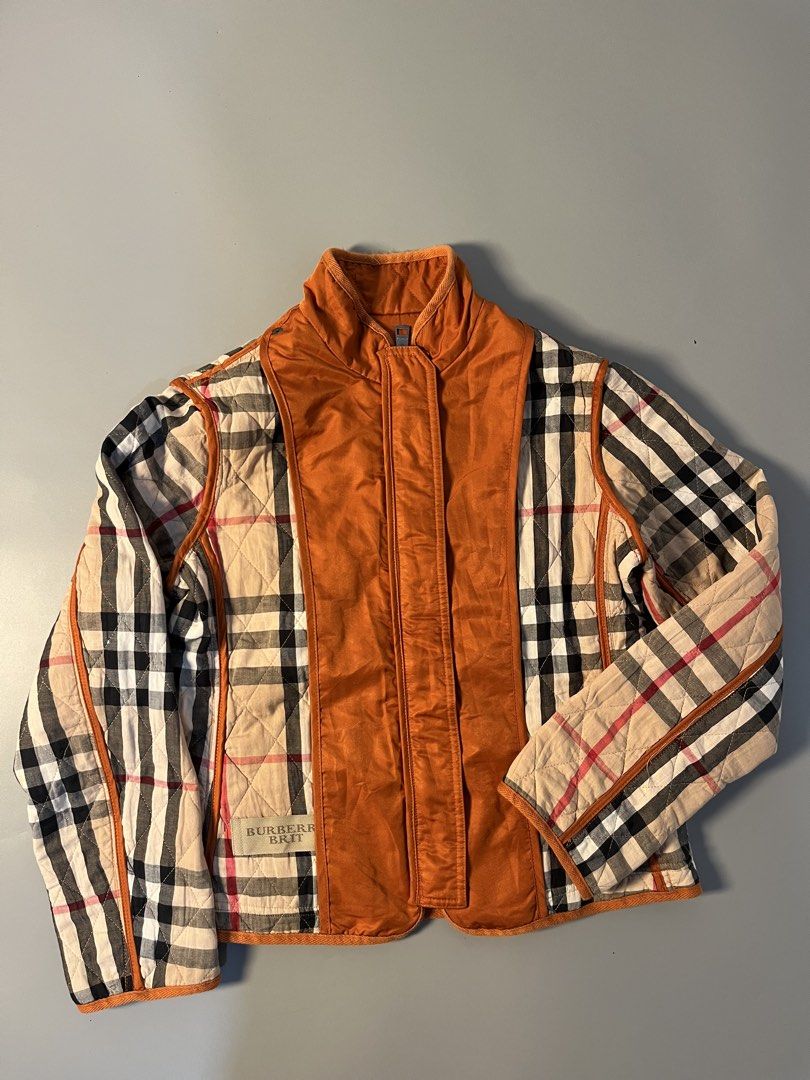BURBERRY REVERSIBLE JACKET (Category: Coats, Jackets and Outerwear) located in Mabalacat. Submitted by carlfinds (Listing ID 1460105341, Image 1). Description: Authentic/Legit No issue Excellent condition Mop gcash courier jnt.