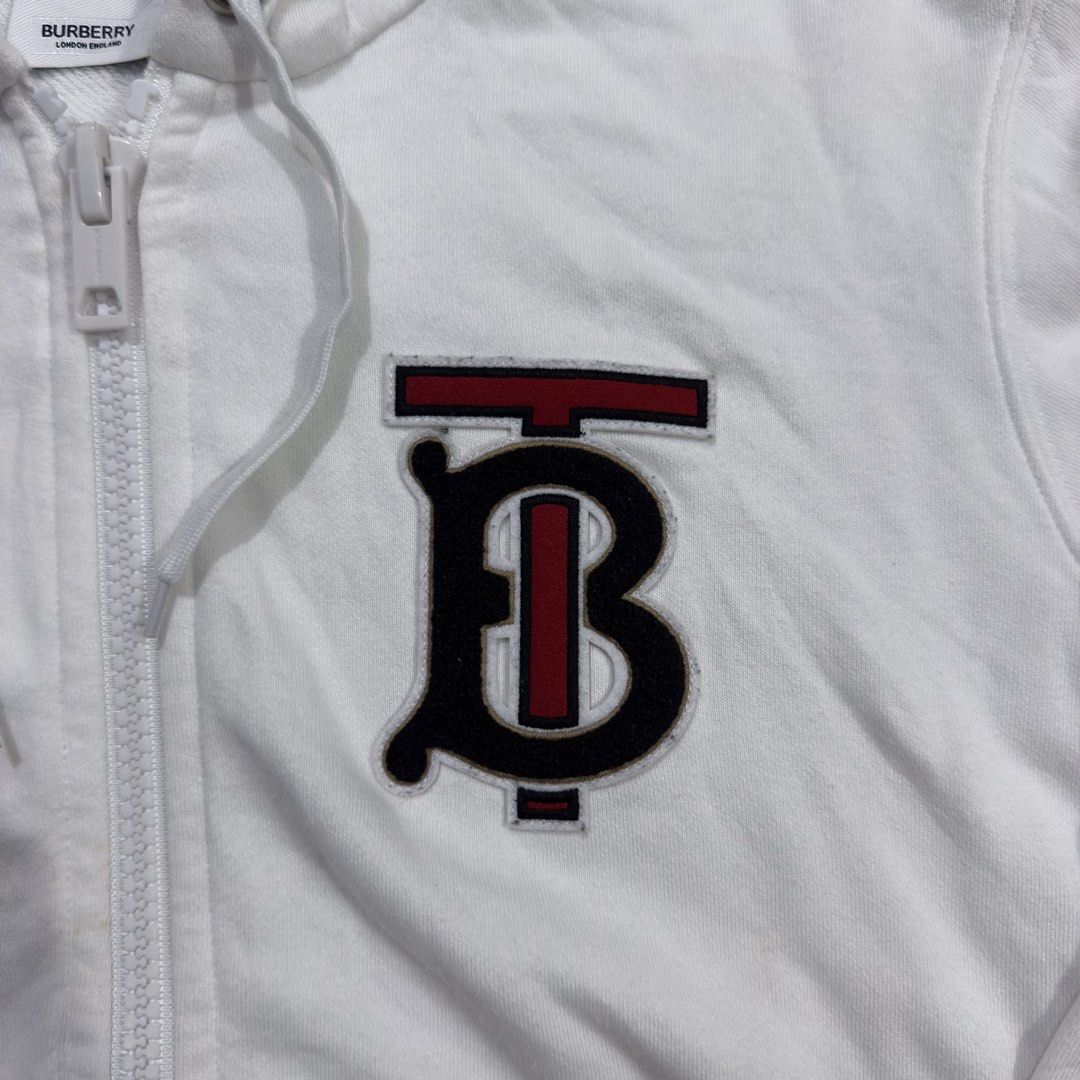 Burberry Zip up Hoodie Jacket (Category: Luxury Apparel) located in Imus. Submitted by casterhitz (Listing ID 1460072833, Image 2). Description: Small 19x24 No issue Excellent condition .