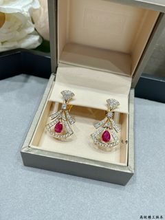 (Category: ) located in . Submitted by lunea.jewelry (Listing ID 1460079042, Image 1). Description: .