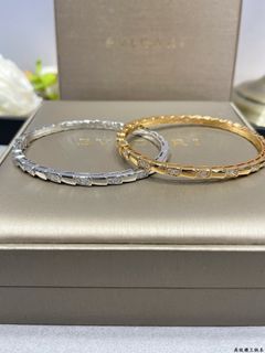 (Category: ) located in . Submitted by lunea.jewelry (Listing ID 1460092480, Image 1). Description: .