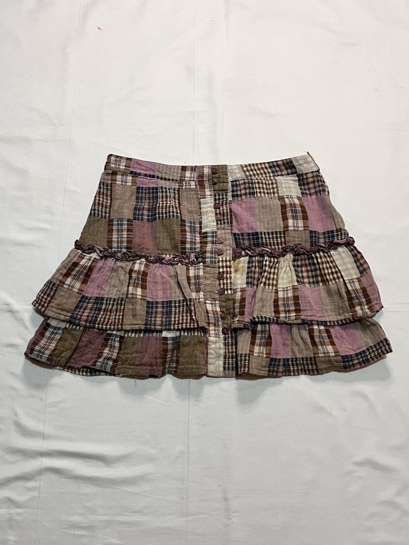 Cache cache rare patchwork button down layered skirt (buttons not working, design only) (Category: Skirts) located in Santa Rosa. Submitted by spanishlattelxver (Listing ID 1460099020, Image 1). Description: ⋆ 𝒷𝓇𝒶𝓃𝒹 : Cache Cache ⋆ 𝓂𝑒𝒶𝓈𝓊𝓇𝑒𝓂𝑒𝓃𝓉𝓈 : ↳ 𝓌𝒶𝒾𝓈𝓉 : 28-29 ↳ 𝓁𝑒𝓃𝑔𝓉𝒽 : 14 ⋆ 𝒻𝓁𝒶𝓌𝓈 : missing 1 button and washable stain 𓏲ּ𝄢 𝒹𝑒𝓉𝒶𝒾𝓁𝓈 : cute patchwork design and super ganda ng telaaa! ⋆˚꩜｡ 𝒎𝒊𝒏𝒆 : ₱299.
