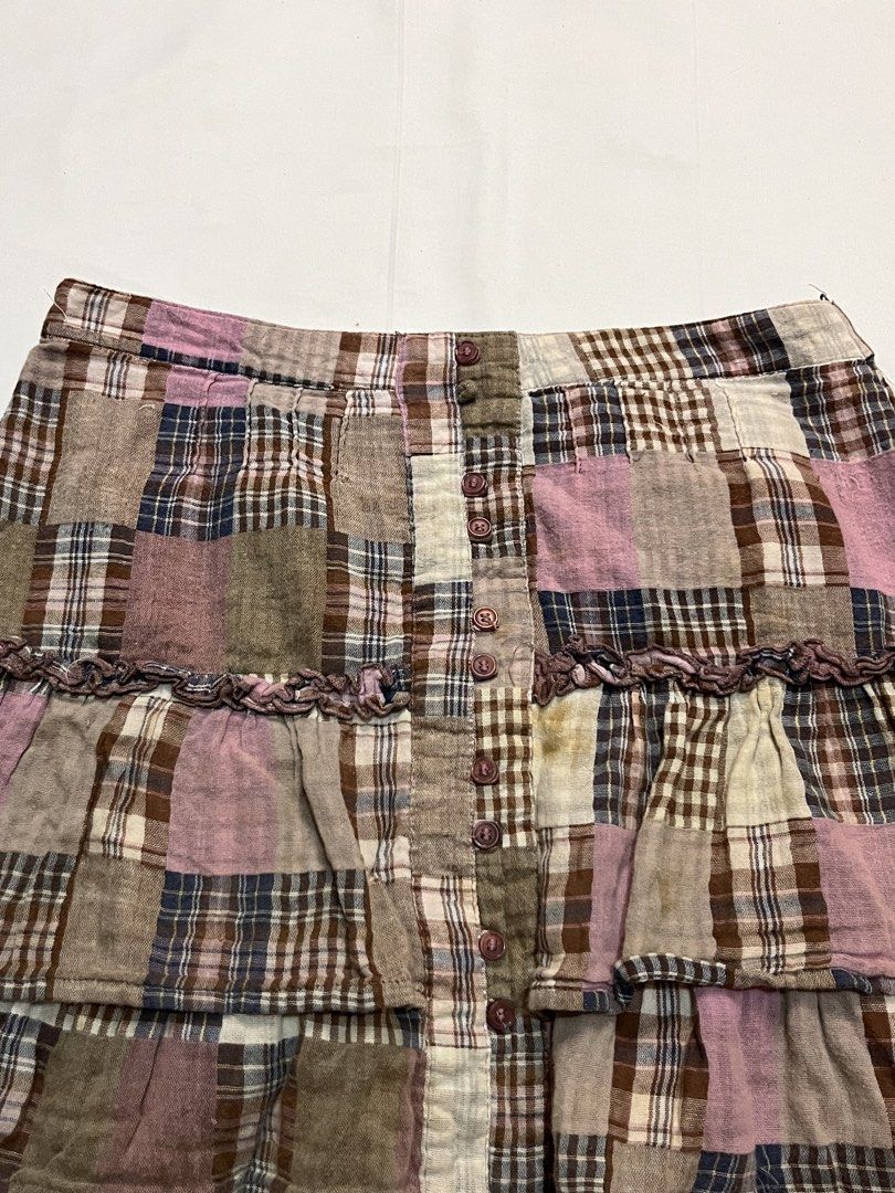 Cache cache rare patchwork button down layered skirt (buttons not working, design only) (Category: Skirts) located in Santa Rosa. Submitted by spanishlattelxver (Listing ID 1460099020, Image 2). Description: ⋆ 𝒷𝓇𝒶𝓃𝒹 : Cache Cache ⋆ 𝓂𝑒𝒶𝓈𝓊𝓇𝑒𝓂𝑒𝓃𝓉𝓈 : ↳ 𝓌𝒶𝒾𝓈𝓉 : 28-29 ↳ 𝓁𝑒𝓃𝑔𝓉𝒽 : 14 ⋆ 𝒻𝓁𝒶𝓌𝓈 : missing 1 button and washable stain 𓏲ּ𝄢 𝒹𝑒𝓉𝒶𝒾𝓁𝓈 : cute patchwork design and super ganda ng telaaa! ⋆˚꩜｡ 𝒎𝒊𝒏𝒆 : ₱299.
