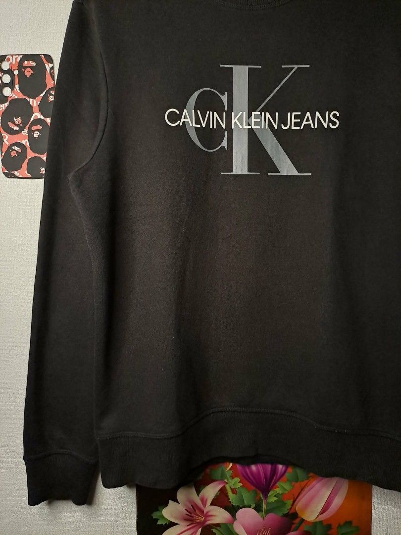 Calvin Klein Monogram Fleece (Category: Coats, Jackets and Outerwear) located in Quezon City. Submitted by yaseen73 (Listing ID 1460017298, Image 3). Description: Authentic Calvin Klein Fleece Monogram Sweatshirt Solid Print Black Wash Medium on tag Dimensions : Please Refer to the Photo Color Rate : 9.9/10 No Issue In Excellent Condition PRE - OWNED Negotiable Price Just Drop your Offer Courier : J&T x Lalamove Mop : Gcash / Bank Transfer Seller