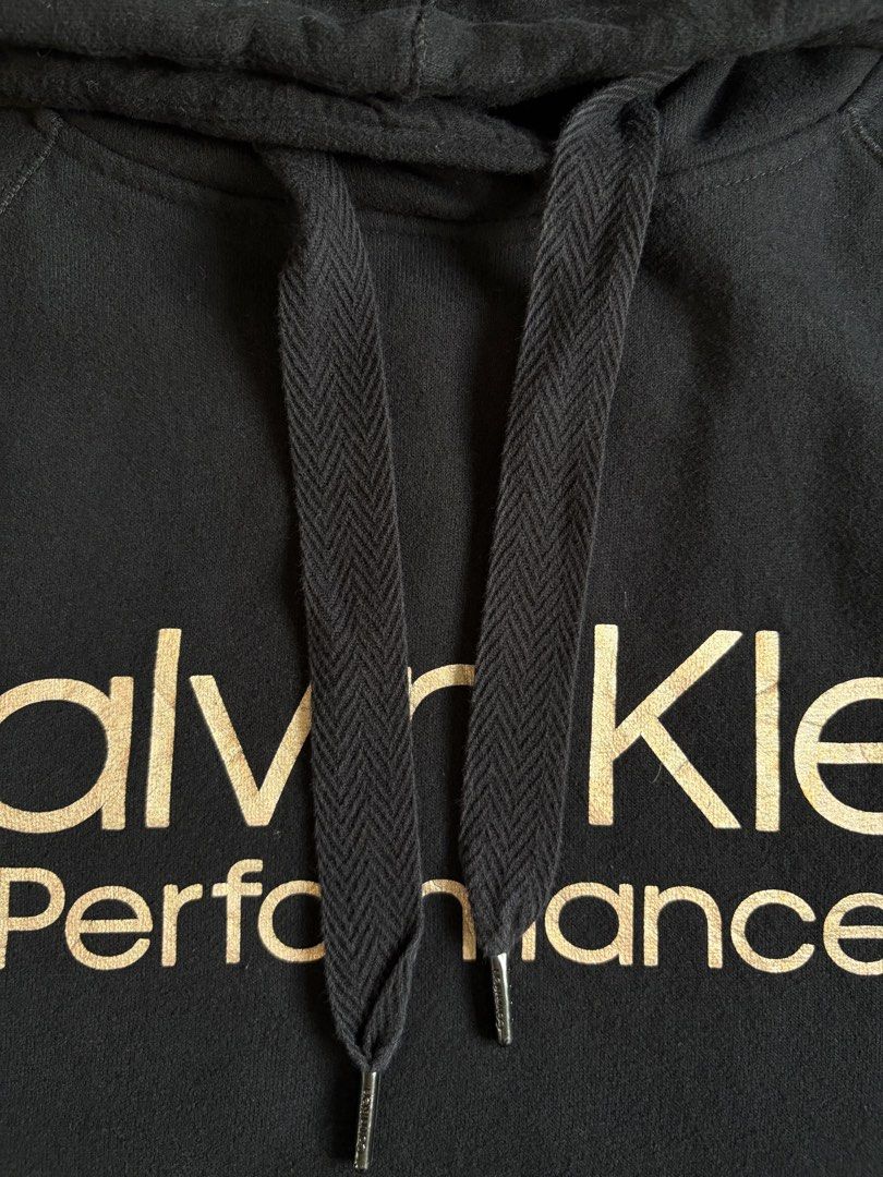 CALVIN KLEIN PERFORMANCE HOODIE JACKET (Category: Coats, Jackets and Outerwear) located in Makati City. Submitted by jnc__apparel (Listing ID 1460071659, Image 3). Description: 🏷️ CALVIN KLEIN PERFORMANCE HOODIE JACKET 📌 Dimes: 24L x 24.5W 📌 Size: Large for womens 📌 Condition: Like new 📌 Color rate: 10/10 📌 Issue: None ✅ Washed and ready to wear.