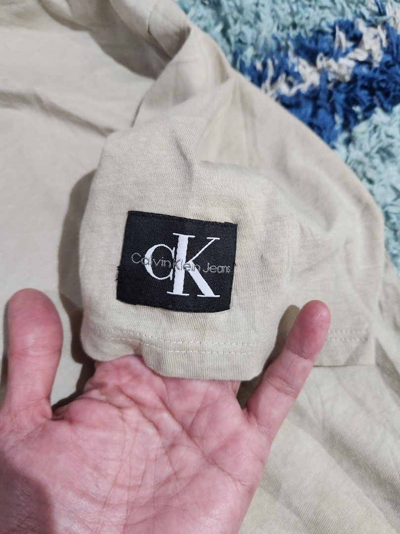 CALVIN KLEIN shirts unisex (Category: Tshirts & Polo Shirts ) located in Baliuag. Submitted by fastforest.d91f92 (Listing ID 1460043633, Image 3). Description: CALVIN KLEIN shirts unisex Original factory pullout kaya kapareho nya ang mga nasa mall 😉 Pwede sa teens, women or men basta kasya sa measurement ng bust size posted. Price is negotiable, pwedeng tumawad lalo na kung kukuha ng marami 😉❤️ Payment via gcash or bpi deposit, payment first be