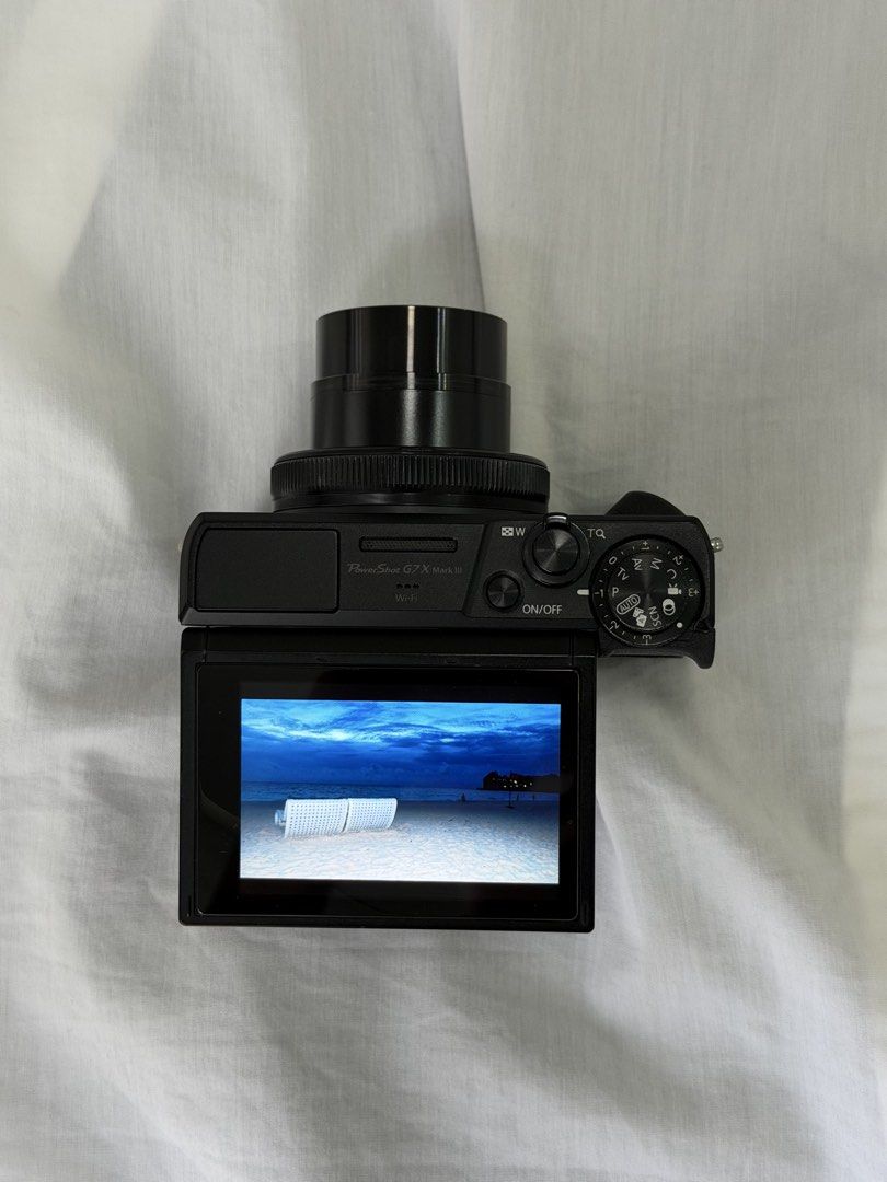 Canon G7X Mark III (Category: Cameras) located in Dasmarinas. Submitted by fromyclosettt (Listing ID 1459946253, Image 2). Description: Canon G7X Mark III Cosmetics: 8/10 Issues: None Comes with: - Original battery & Charger - Wrist Strap - SD Card - Protective Case - Camera Bag 📍Dasmariñas City, Cavite .