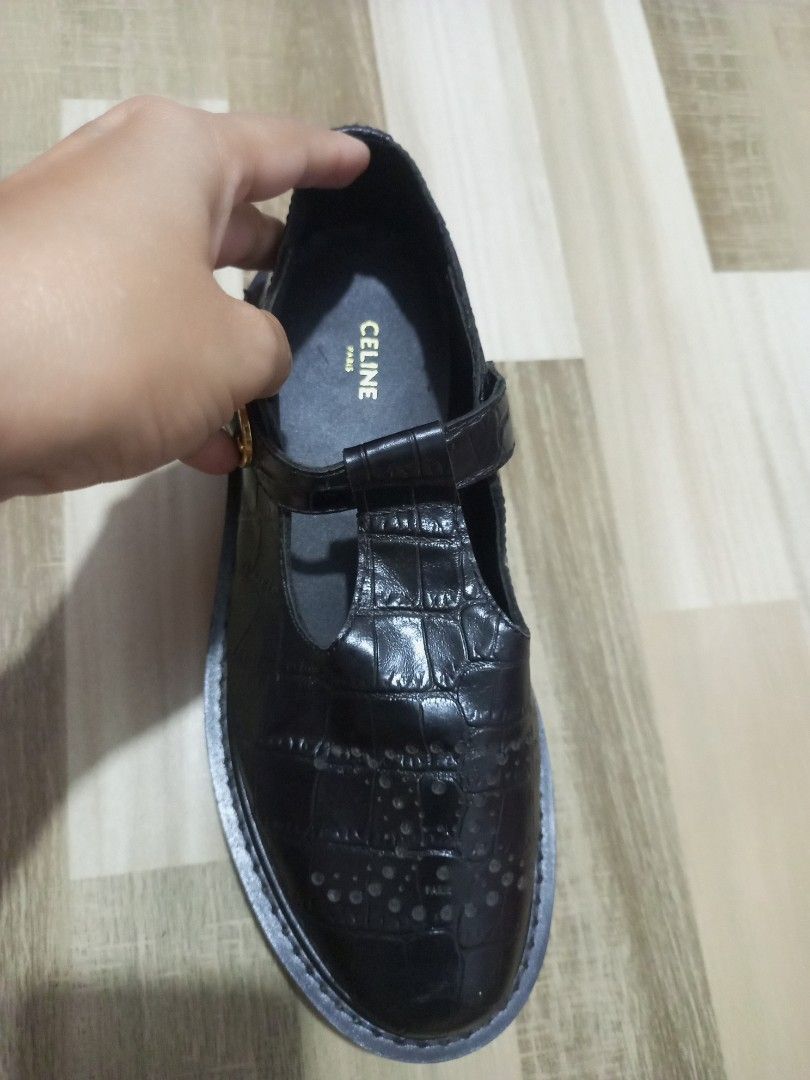 CELINE PLATFORM MARY JANE (Category: Loafers) located in Bulacan. Submitted by joanagwen (Listing ID 1460057725, Image 1). Description: CELL !NN PLATFORM MARY JANE Size 37 on tag.