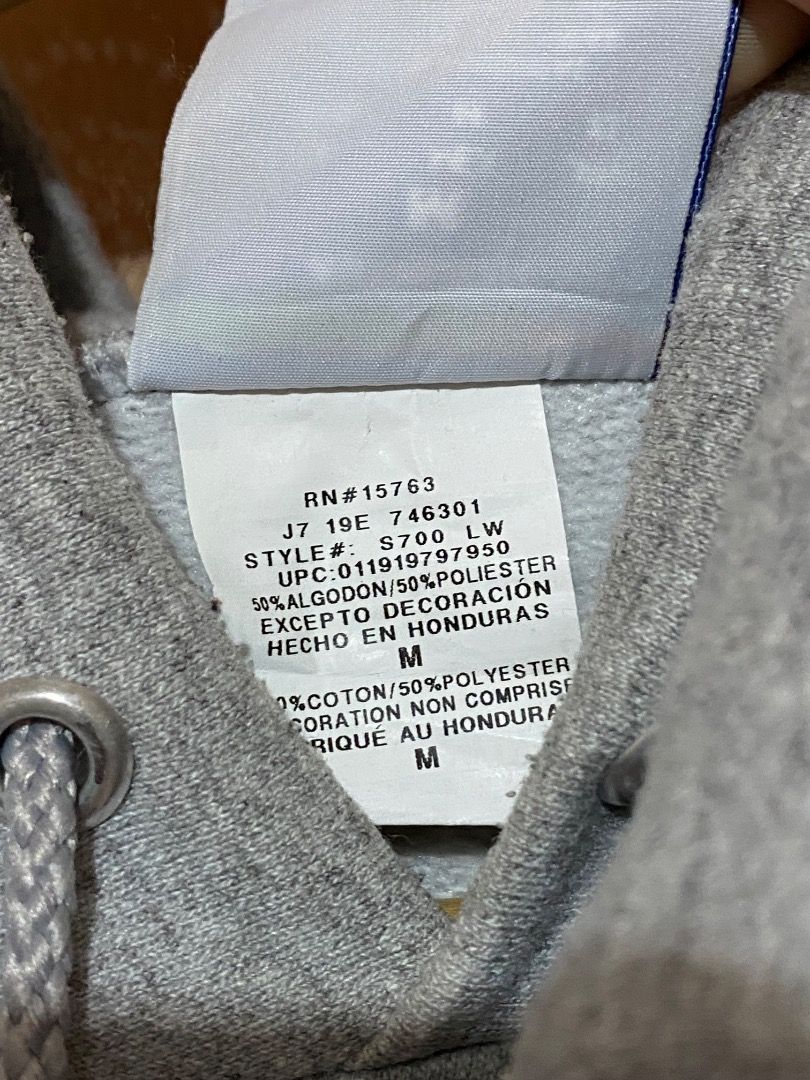 Champion Grey Hoodie (Category: Coats, Jackets and Outerwear) located in General Santos City (Dadiangas). Submitted by abu_tasneem1 (Listing ID 1459921155, Image 3). Description: Champion Grey Hoodie.