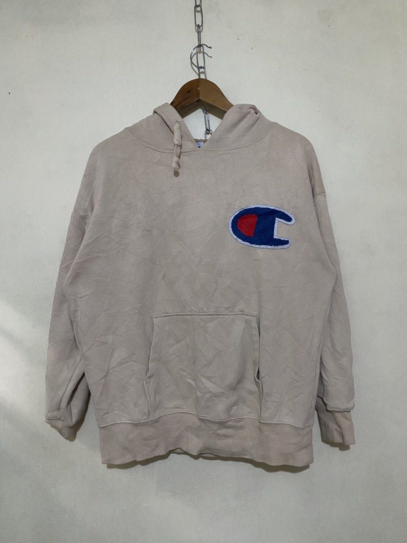 Champion hoodie big C (Category: Hoodies) located in Manila. Submitted by drip-from-thrift (Listing ID 1459965732, Image 1). Description: .