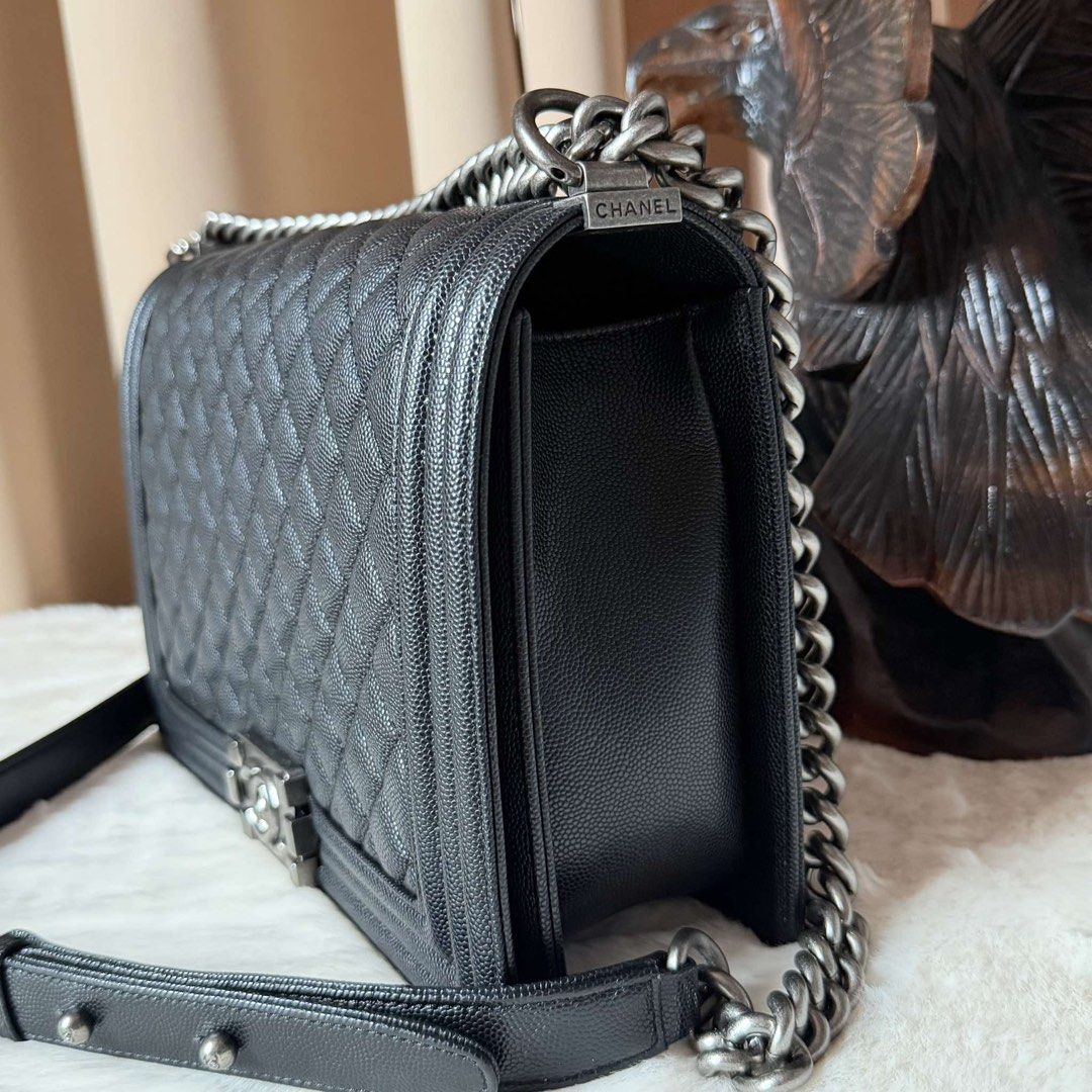 ❣️chanel Boy Bag in Large ❣️ (Category: Cross-body Bags) located in Manila. Submitted by annmacalua (Listing ID 1460070207, Image 3). Description: What u see is what u get!🥰.
