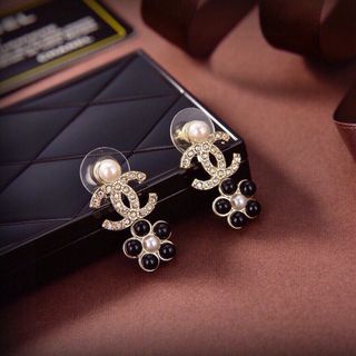 (Category: ) located in . Submitted by lunea.jewelry (Listing ID 1459986441, Image 1). Description: .