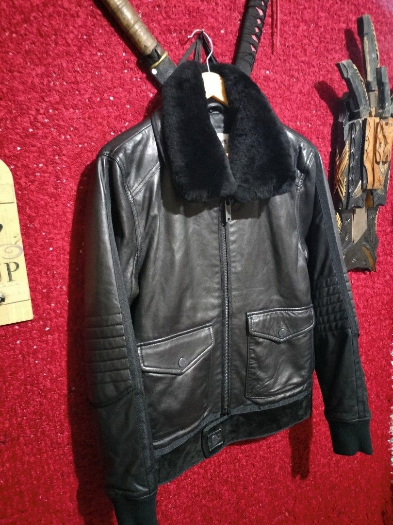 CHEVIGNON AVIATOR TYPE LEATHER JACKET FOR MEN'S (Category: Coats, Jackets and Outerwear) located in Baguio. Submitted by vertex_nga.pow (Listing ID 1460042165, Image 2). Description: CHEVIGNON AVIATOR TYPE LEATHER JACKET FOR MEN'S SMALL MEDUIM DIMENSION 26L BY 19 ARMPIT TO ARMPIT 17 INCHES SHOULDER TO SHOULDER 25 INCHES SLEEVE SHEEPSKIN LEATHER MATERIAL CUT TAG ONLY EXCELLENT CONDITION BAGUIO LOCATION REMOVABLE FUR JNT COURIER PASS COD UNLI VOUCH