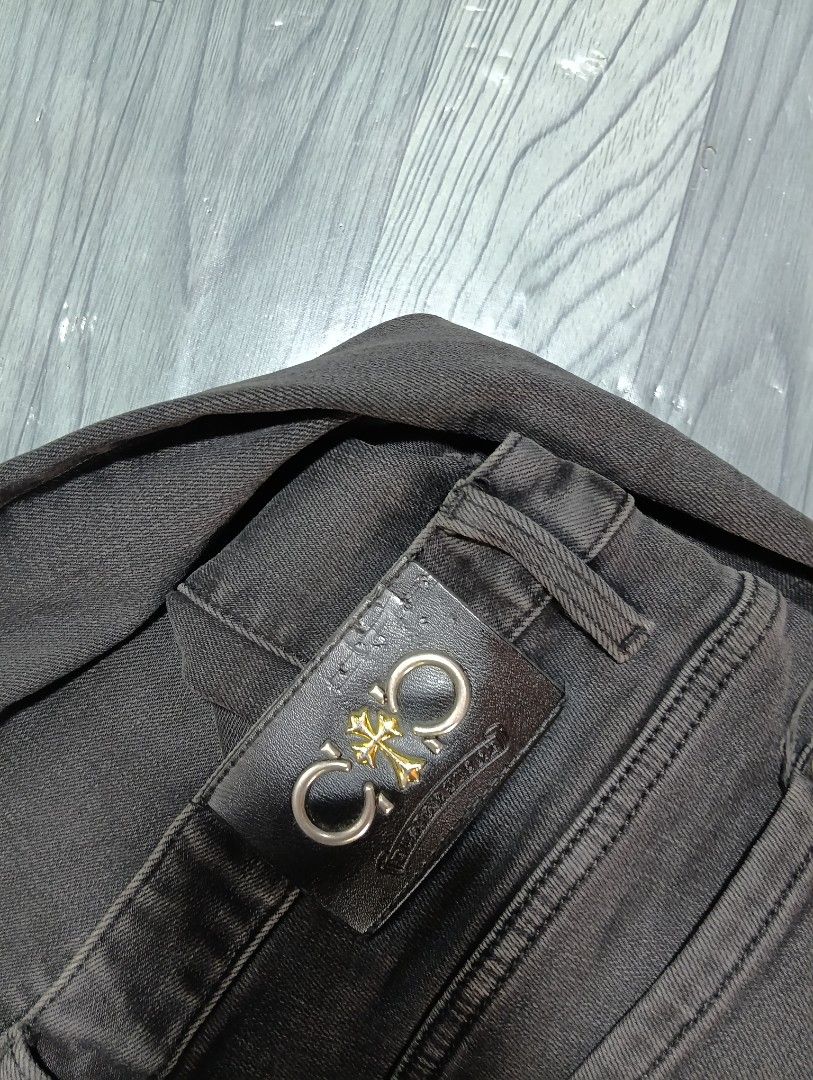 Chrome hearts vibes pants (Category: Jeans) located in Davao. Submitted by apconcept22 (Listing ID 1459946227, Image 3). Description: waist 32.