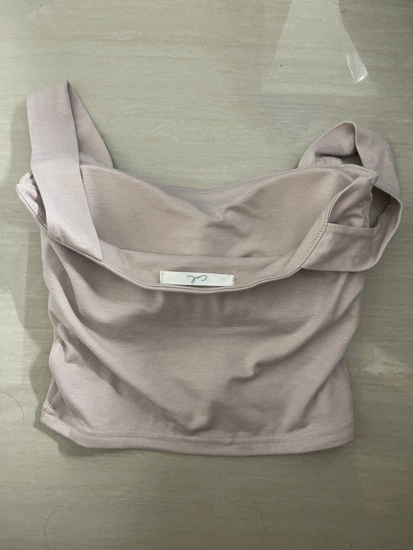 Ciel padded HQ top S-m (Category: Others Tops) located in Baguio. Submitted by affordaprice_2600baguio (Listing ID 1460104476, Image 3). Description: .