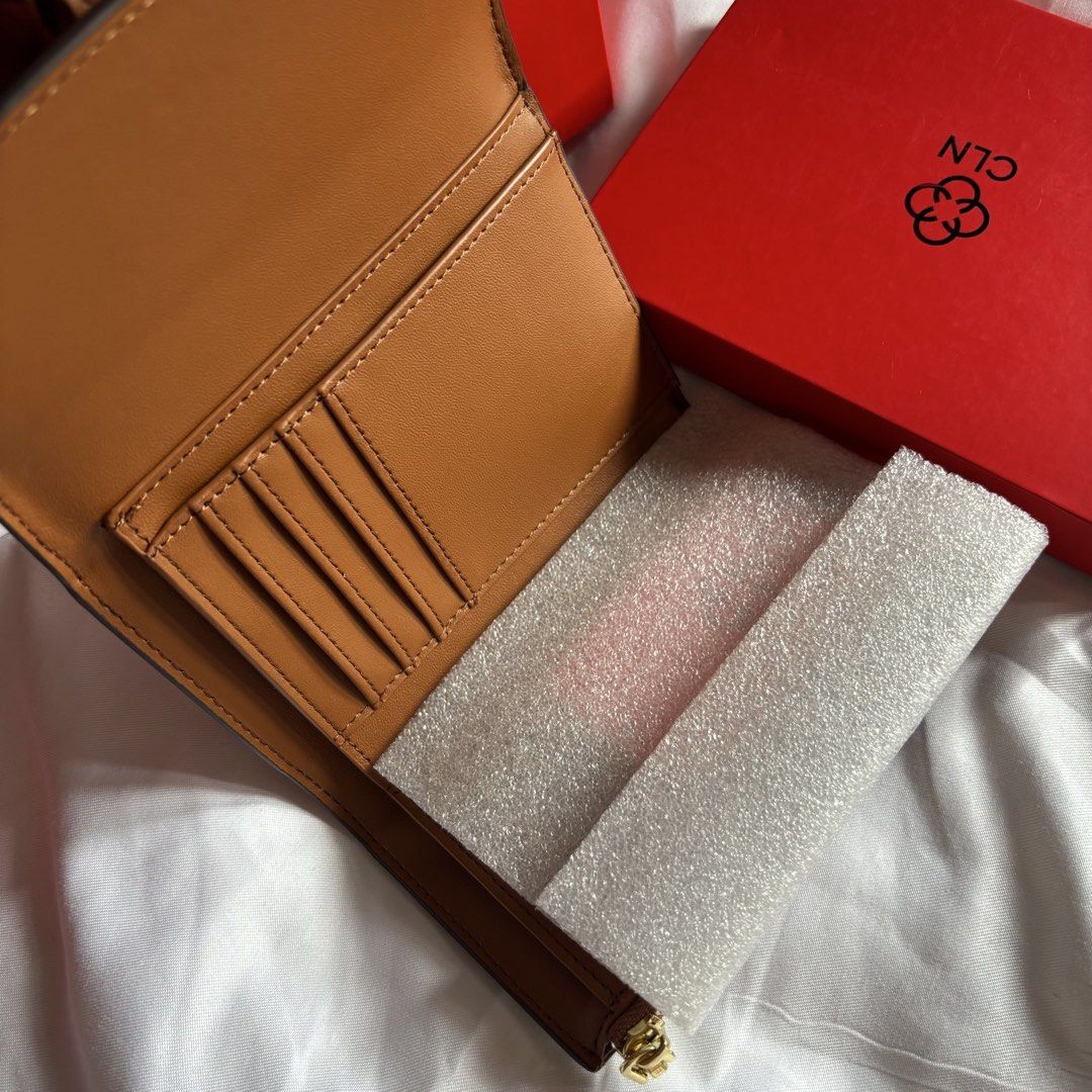 Cln Cardi Coffee Tan Wallet (Category: Wallets & Card holders) located in Binan City. Submitted by mypreloved_haul (Listing ID 1459928672, Image 3). Description: .