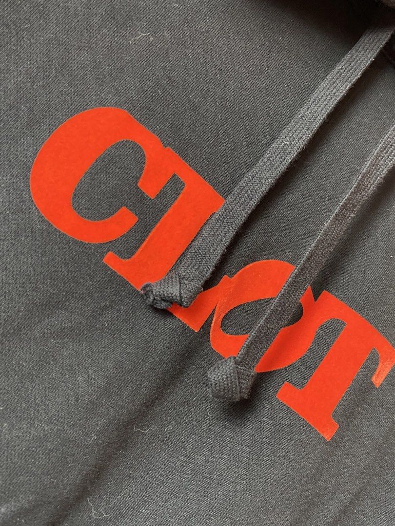 Clot Printed Hoodie (Category: Coats, Jackets and Outerwear) located in Quezon City. Submitted by loloyz123 (Listing ID 1459911301, Image 2). Description: Clot Printed Hoodie Condition: Very good Color rate: 9.8/10 Color: black Size: Xlarge L: 30 W: 24 inches.
