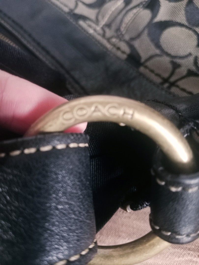 COACH (Category: Shoulder Bags) located in Manila. Submitted by mamapards17 (Listing ID 1459944550, Image 3). Description: .