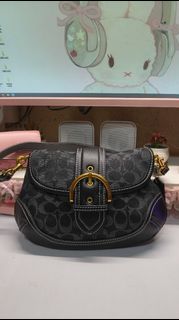 (Category: ) located in . Submitted by arkiascloset (Listing ID 1460022815, Image 1). Description: .