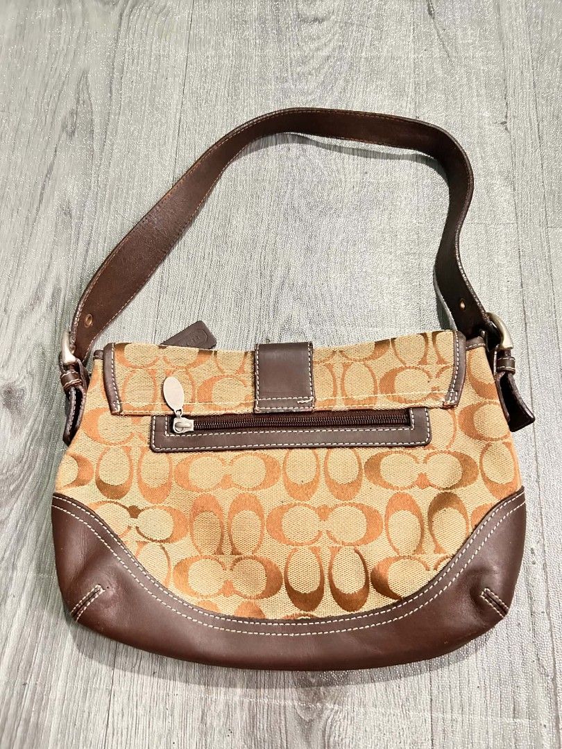 COACH KILI (Category: Shoulder Bags) located in Manila. Submitted by del96 (Listing ID 1460102674, Image 3). Description: Minimal sign of usage lng Paki check nlang sa picture.