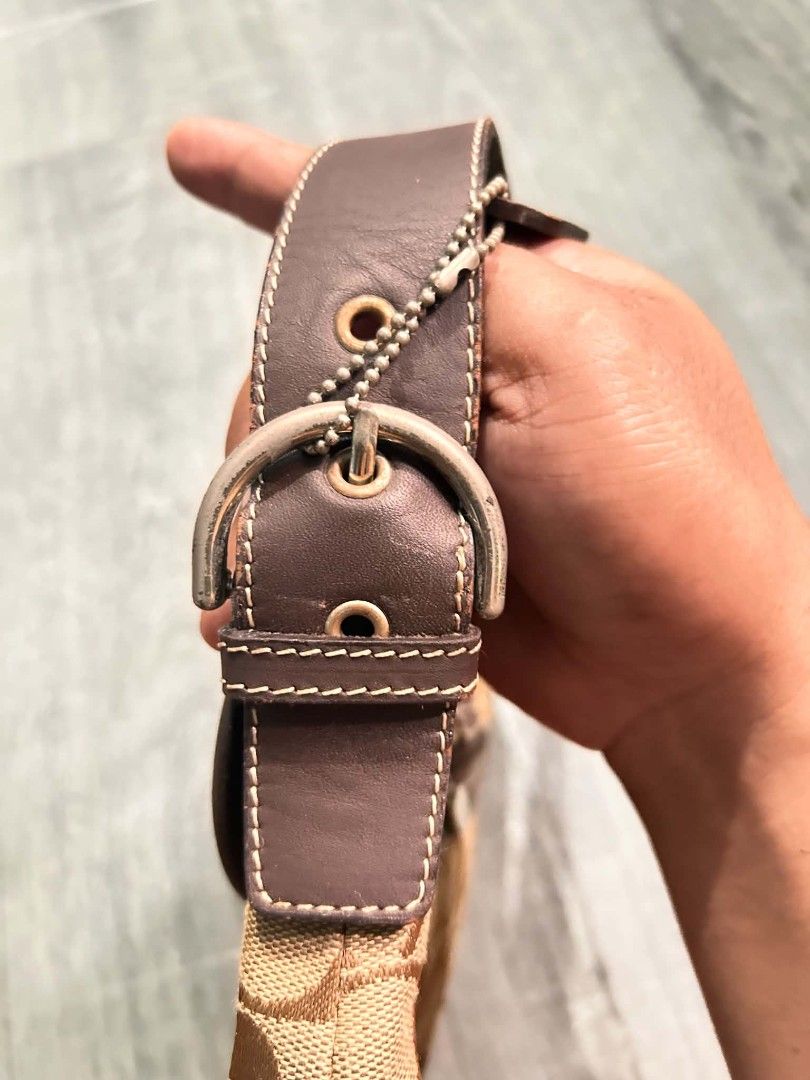 COACH KILI (Category: Shoulder Bags) located in Manila. Submitted by del96 (Listing ID 1460102674, Image 2). Description: Minimal sign of usage lng Paki check nlang sa picture.