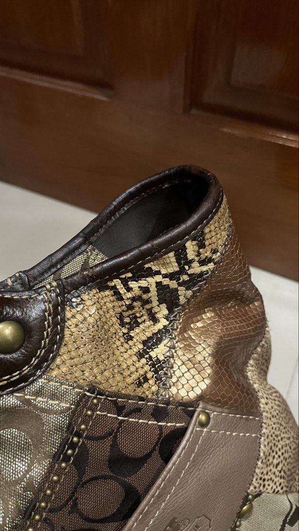 Coach Leopard Bleecker Patchwork Tote (Category: Tote Bags) located in Tagaytay City. Submitted by jujujewel (Listing ID 1459959552, Image 3). Description: .