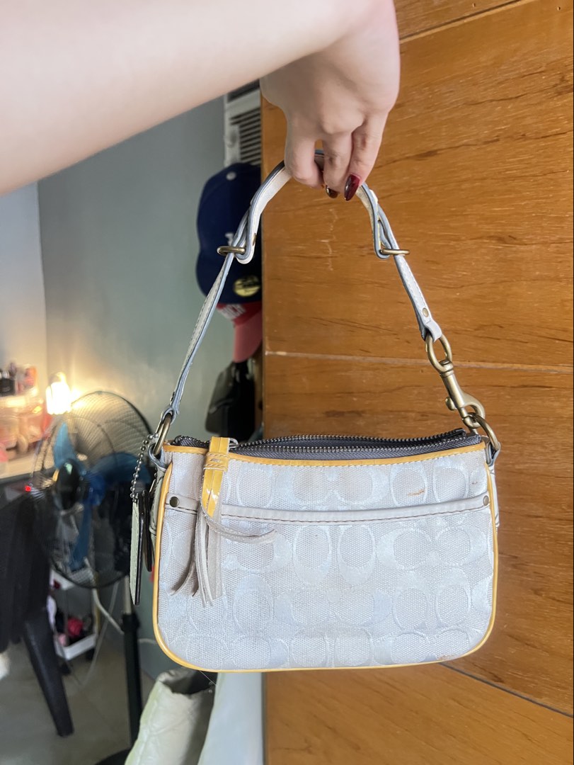 Coach Monogram Shoulder Bag (Category: Luxury Bags & Wallets) located in Manila. Submitted by saintnasti (Listing ID 1460090462, Image 2). Description: RUSHHHHH .