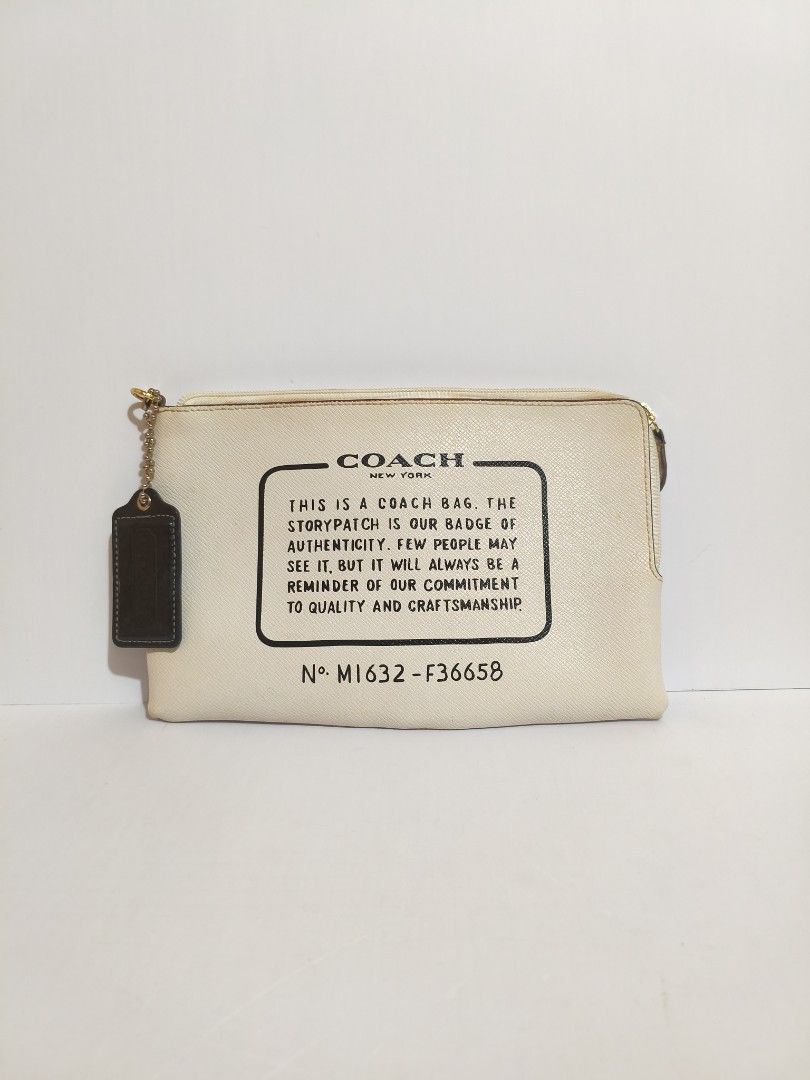 Coach pouch wristlet (Category: Purses & Pouches) located in Bayombong. Submitted by ecec1992 (Listing ID 1459975895, Image 1). Description: needs wash sa loob no bakbak or flaws.