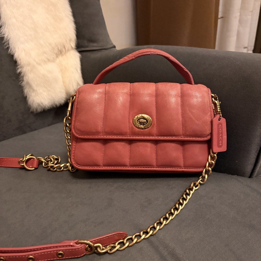 Coach Turnlock Clutch Chain Shoulder (Category: Clutches) located in Bulacan. Submitted by thebagarchives (Listing ID 1460050987, Image 1). Description: 📍 Coach Turnlock Clutch ✅ Authentic ✅ Gold hardware ( slightly faded on the front lock) ✅ Gold Chain Straps in good condition 🔔 Flaws: Faded leather on the front and inside 📍 Reminders: - Please closely inspect the photos for its condition before purchasing. - Last Price is posted, but can neg