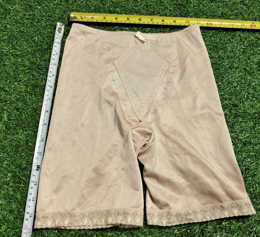 Code : 1291 (Category: New Undergarments & Loungewear) located in Sungai Buloh. Submitted by Zirahh.BndleNightware (Listing ID 1459906989, Image 1). Description: 9/10.