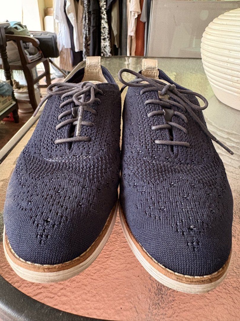 Colehaan Zerogrand (Category: Sneakers) located in Muntinlupa City. Submitted by caseypeech (Listing ID 1459930034, Image 1). Description: - OriginalGrand Stitchlite Wingtip Oxfords - Size 7.5 B Womens - Navy Blue/Silver Leather .
