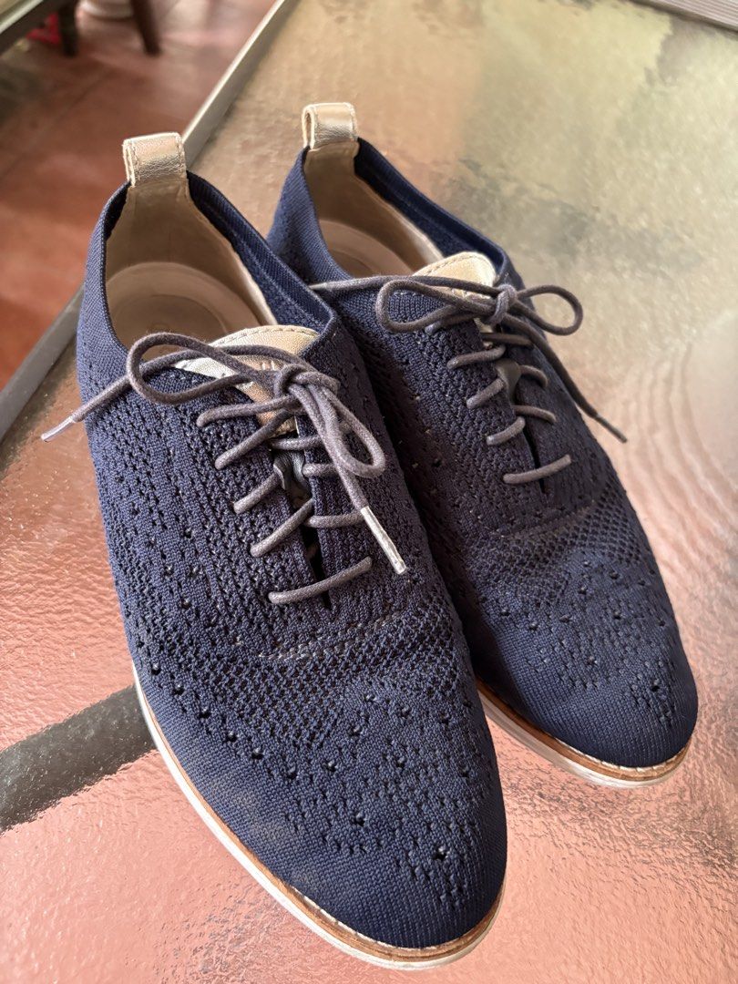 Colehaan Zerogrand (Category: Sneakers) located in Muntinlupa City. Submitted by caseypeech (Listing ID 1459930034, Image 2). Description: - OriginalGrand Stitchlite Wingtip Oxfords - Size 7.5 B Womens - Navy Blue/Silver Leather .