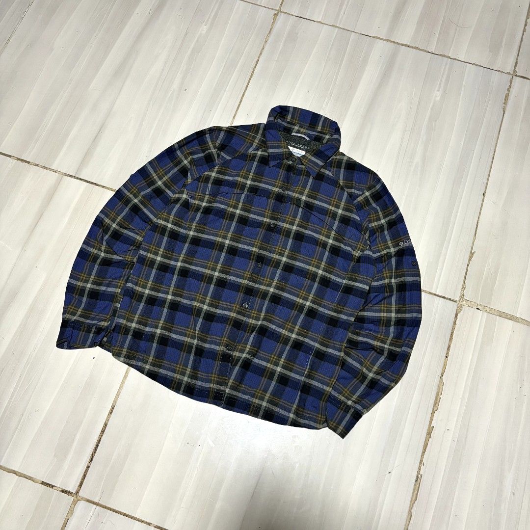 COLUMBIA FLANNEL LONGSLEEVE (Category: Sets & Coordinates) located in Pasay City. Submitted by turthrift (Listing ID 1460054406, Image 3). Description: W21 L25.
