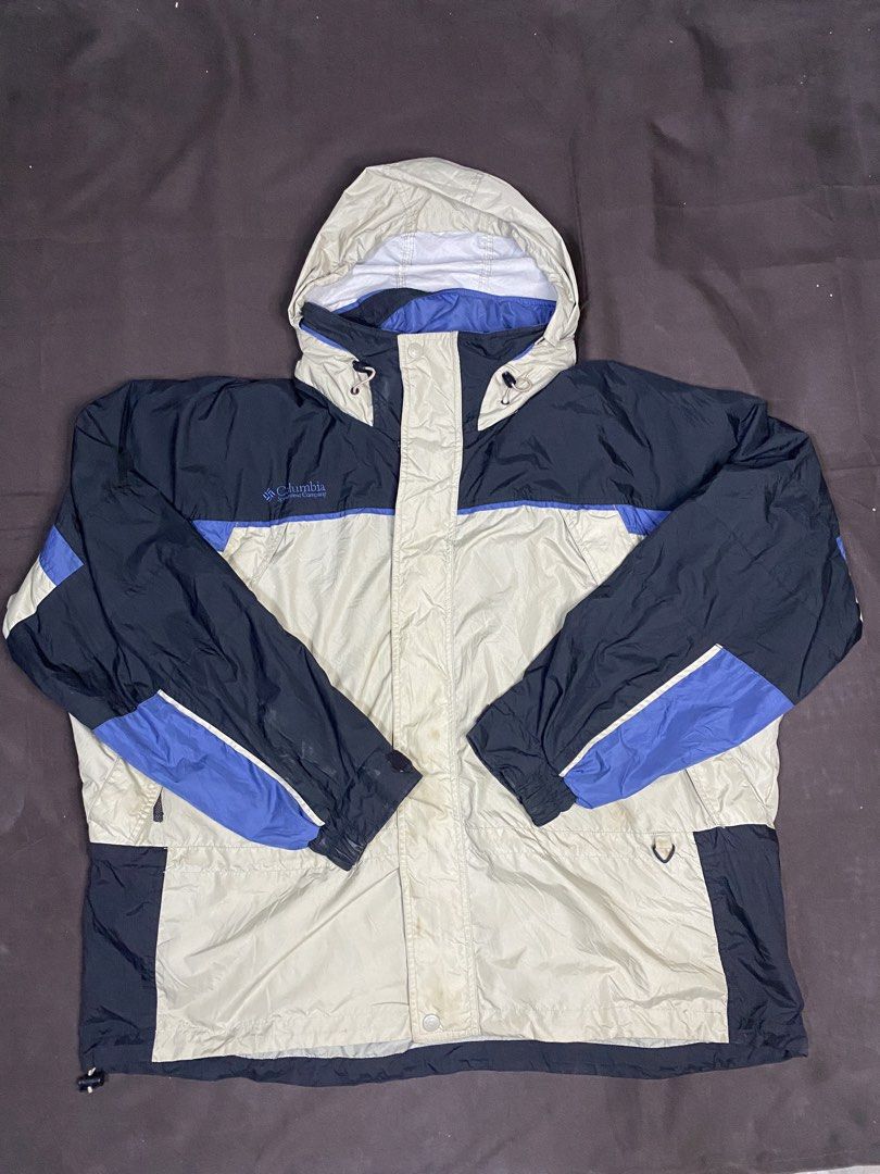 Columbia Outdoor Jacket (Category: Coats, Jackets and Outerwear) located in Bay. Submitted by paoloconic70568 (Listing ID 1459951814, Image 1). Description: Columbia Outdoor Jacket Waterproof/Breathable Good for outdoor activities Packable Hood For Big Size Color Rate: 10/10 Fb:Paolo Coniconde Ig: pao_thriftxx Color may vary due to lighting 3XL on tag W-30 L-30 Issue: Needs to be washed.