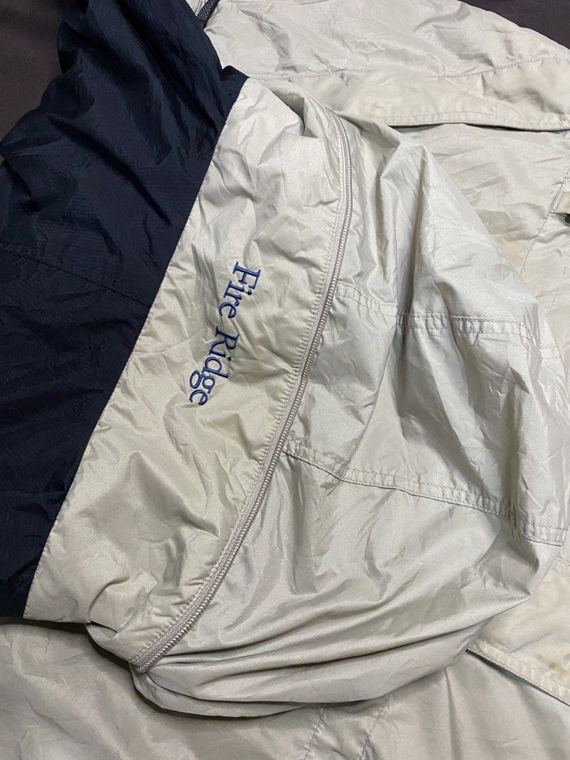 Columbia Outdoor Jacket (Category: Coats, Jackets and Outerwear) located in Bay. Submitted by paoloconic70568 (Listing ID 1459951814, Image 3). Description: Columbia Outdoor Jacket Waterproof/Breathable Good for outdoor activities Packable Hood For Big Size Color Rate: 10/10 Fb:Paolo Coniconde Ig: pao_thriftxx Color may vary due to lighting 3XL on tag W-30 L-30 Issue: Needs to be washed.