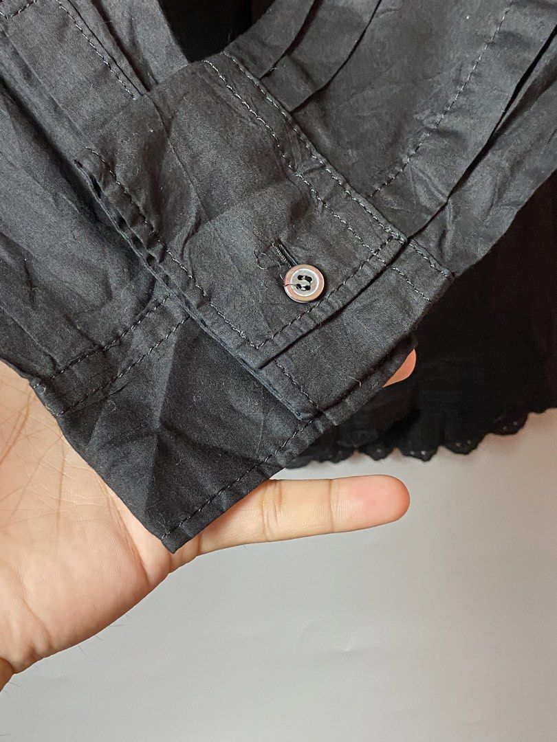 Comme Des Garcons Tricot Black Shirt (Category: Longsleeves) located in Quezon City. Submitted by loloyz123 (Listing ID 1459924691, Image 3). Description: Comme Des Garcons Tricot Black Shirt Condition: Very good Color rate: 10/10 Color: Black Size: small l: 25 W: 17.5 inches.