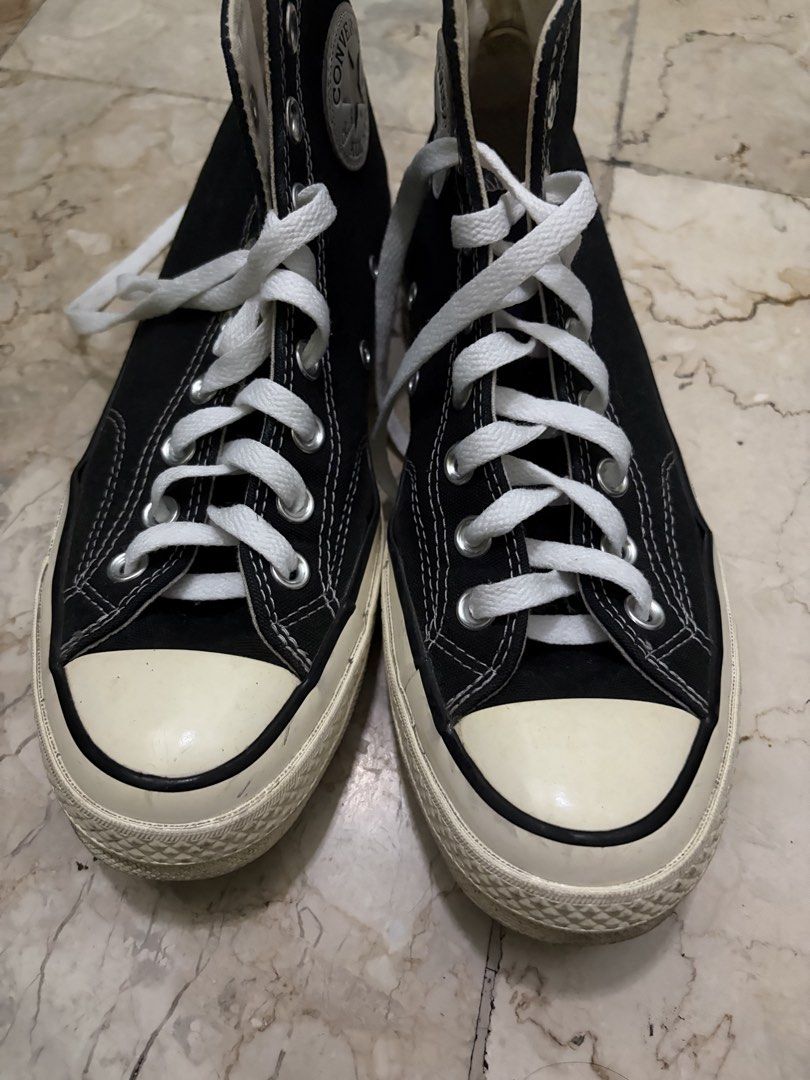 Converse CHUCK 70 HI Unisex Sneakers (Category: Sneakers) located in Makati City. Submitted by dmazing (Listing ID 1459975794, Image 2). Description: item is rarely used but kept for a long time, needs cleaning. condition is as shown in the pictures. price is slightly nego! no box but i can give a shoe pouch as a replacement .