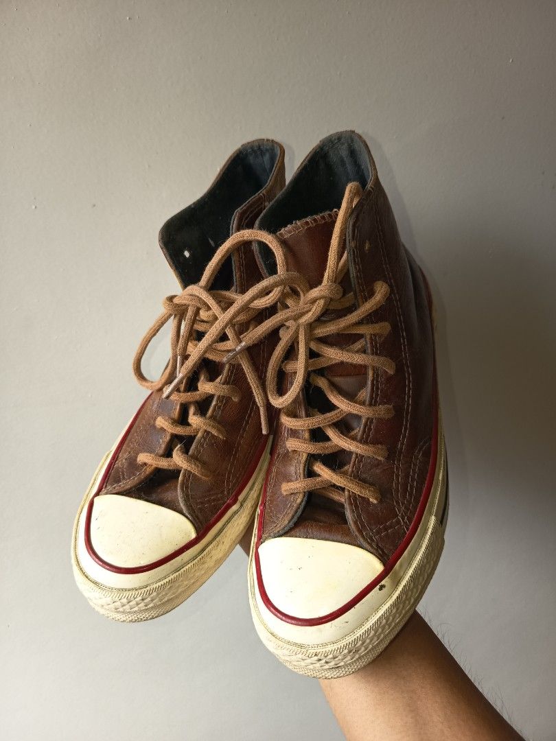 Converse Hi cut Leather (Category: Boots) located in Pasay City. Submitted by ODDXX (Listing ID 1459985026, Image 2). Description: Converse Hi cut Leather Size 3.5Men/22.5Cm Good Condition need wash 700 +SF only!.