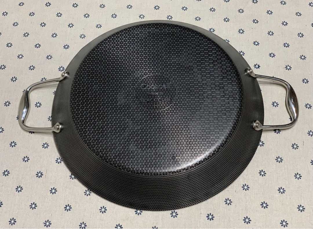Cookcell Paella (Category: Cookware & Accessories) located in San Mateo. Submitted by kusinaninanan (Listing ID 1460085124, Image 2). Description: Branded Cookcell Paella pan 32cm Made by blackcube Gas, Electric and Induction Minimal sign of usage… .