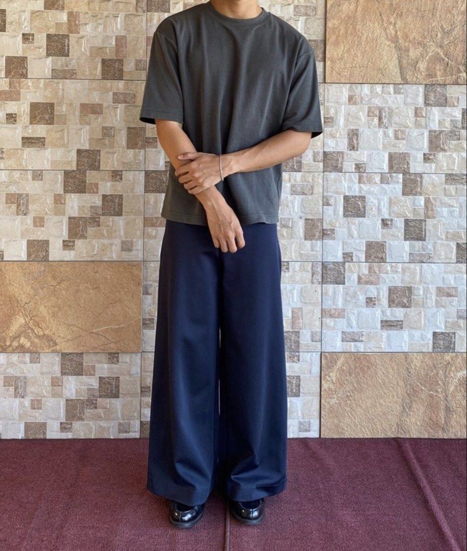 COS - WIDE 2 BACK POCKETS DESIGN TROUSER (Category: Other Bottoms) located in Bacolod City. Submitted by timelessbyjosh (Listing ID 1460078141, Image 1). Description: BEST FOR CASUAL & COZY OUTFITS SIZE : XS ACTUAL COLOR : NAVY BLUE COLOR RATE : 10 OUT OF 10 CONDITION : NEAR NEW MATERIAL : 50 % COTTON , 43 % POLYESTER & 7 % ELASTANE MADE IN : PORTUGAL FLAWS : NONE DIMENSIONS WAIST - 29 LENGTH - THIGH - 12 LEG OPENING - 12. 5 MEASUREMENT TAKEN WHI