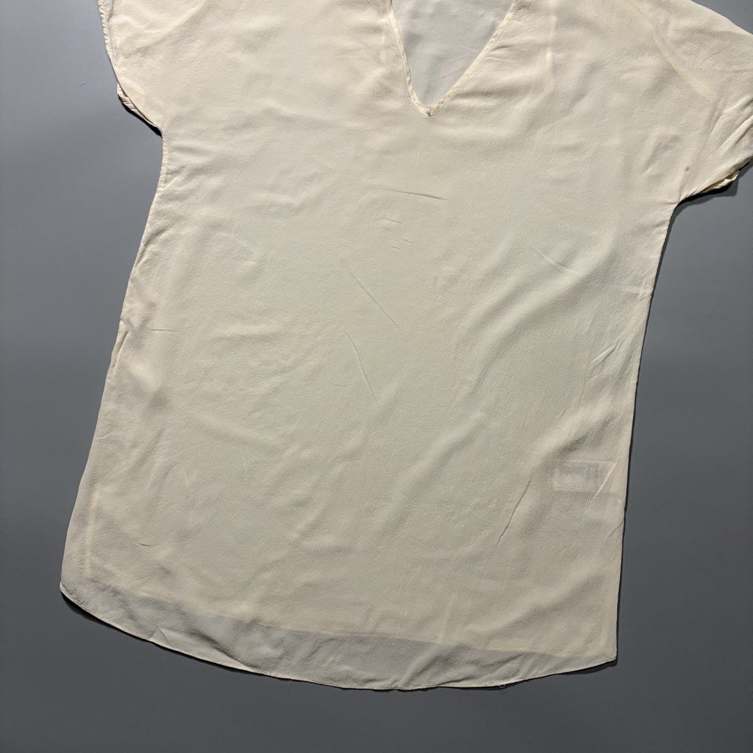 COS Silk Blouses (Category: Blouses) located in Tayabas. Submitted by tayabaskartell (Listing ID 1460007175, Image 3). Description: .