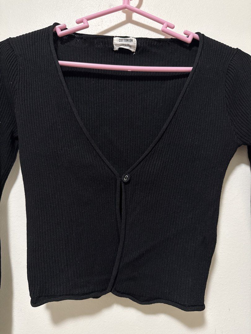 Cotton on black ribbed cardigan (Category: Coats, Jackets and Outerwear) located in Quezon City. Submitted by clothe.kr (Listing ID 1460044387, Image 3). Description: Used twice.