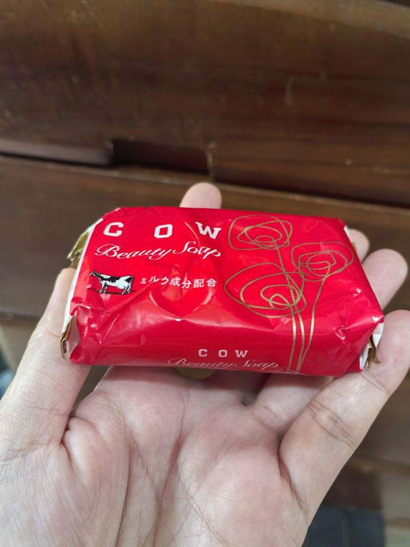 Cow Brand Beauty Soap (Category: Bath) located in Cebu City. Submitted by dudes_villanueva (Listing ID 1460026003, Image 2). Description: Cow Brand Beauty Soap 📌 Formulated with milk ingredients (milk fat) and squalane to deeply hydrate and protect the skin barrier, leaving it feeling incredibly smooth and soft. 📌 Creates a dense, rich, and creamy foam that is gentle enough to be used for both facial cleansing and body washing 📌 Features a soo