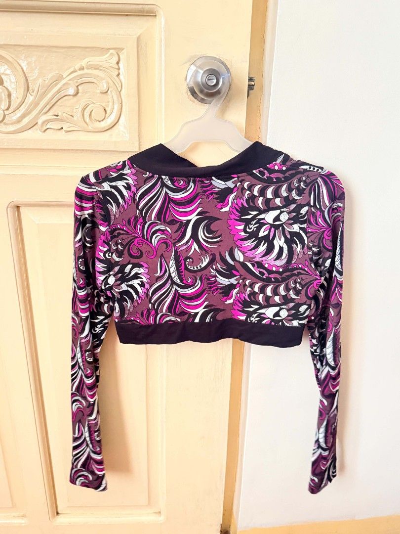 Noppies cropped long sleeve bolero (Category: Coats, Jackets and Outerwear) located in Manila. Submitted by warmwolf.583dab (Listing ID 1459971702, Image 2). Description: -Stretchable -cropped.
