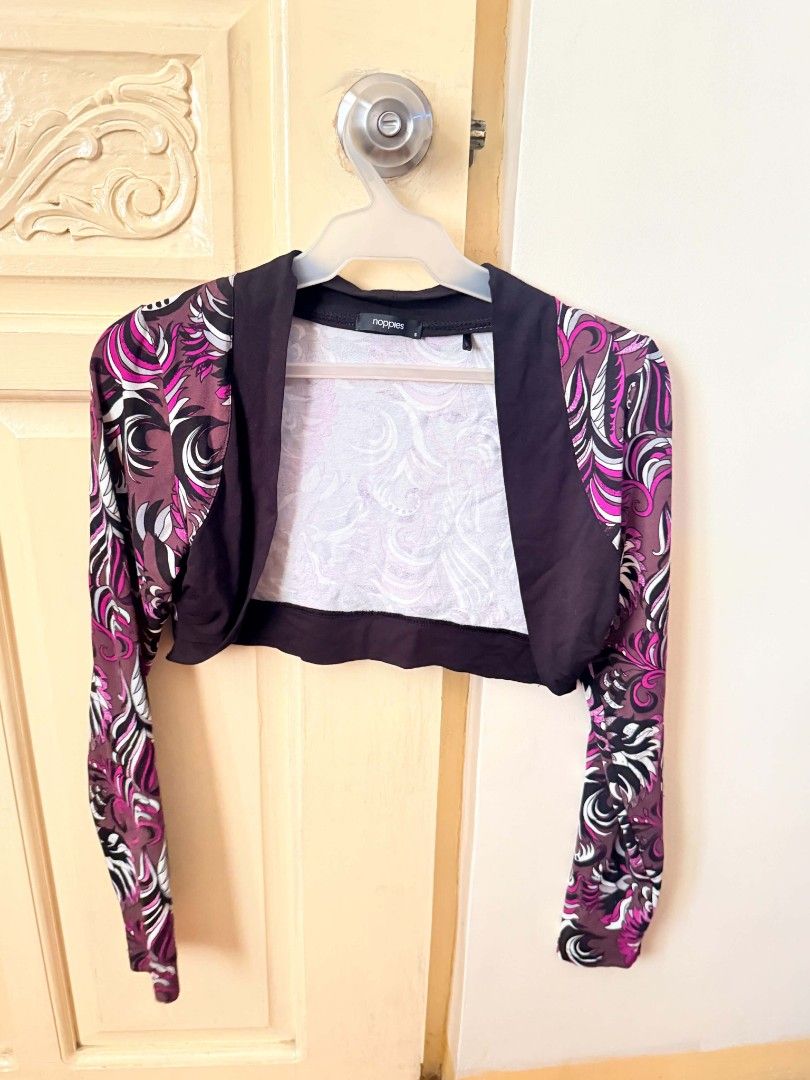 Noppies cropped long sleeve bolero (Category: Coats, Jackets and Outerwear) located in Manila. Submitted by warmwolf.583dab (Listing ID 1459971702, Image 1). Description: -Stretchable -cropped.