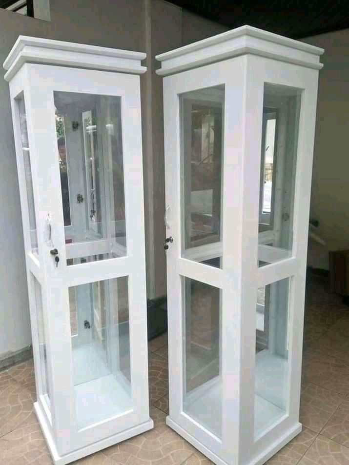 CURIO GLASS CABINET (Category: Other Home Furniture) located in Mabalacat. Submitted by arlenemamangun01 (Listing ID 1459996733, Image 1). Description: .