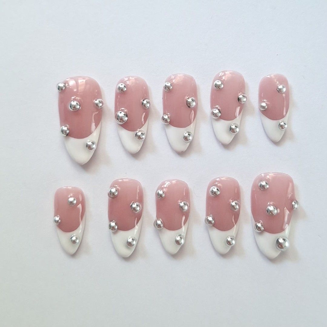Custom press on nails (Category: Hands & Nails) located in Quezon City. Submitted by luxetips_pressph (Listing ID 1459929811, Image 1). Description: Custom Press On Nails for 250-350php Any shape and length message to order and for inquiries! Inclusions: 📌 Nail Prep Kit (Alcohol Pads, Cuticle Pusher, Nail File) 📌Jelly Glue 📌 Care Card 📌Press On Nails.