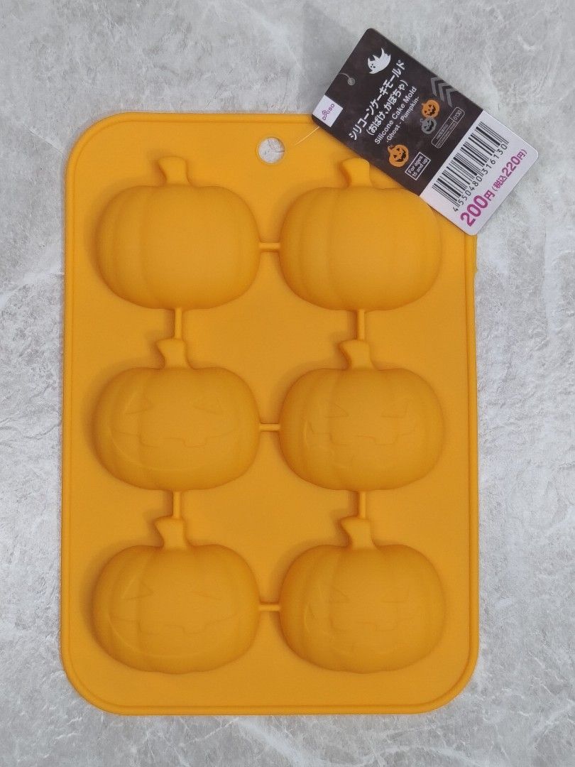 Daiso Halloween Silicone Pumpkin Molder (Category: Cookware & Accessories) located in Bacoor. Submitted by japanice_aniks (Listing ID 1460040444, Image 1). Description: ‼️FIXED PRICE‼️ Oven - Steamer - Freezer - Microwave safe Payment terms: PAYO (Pay As You Order) MOP: BPI | BDO | GCash | Maya.