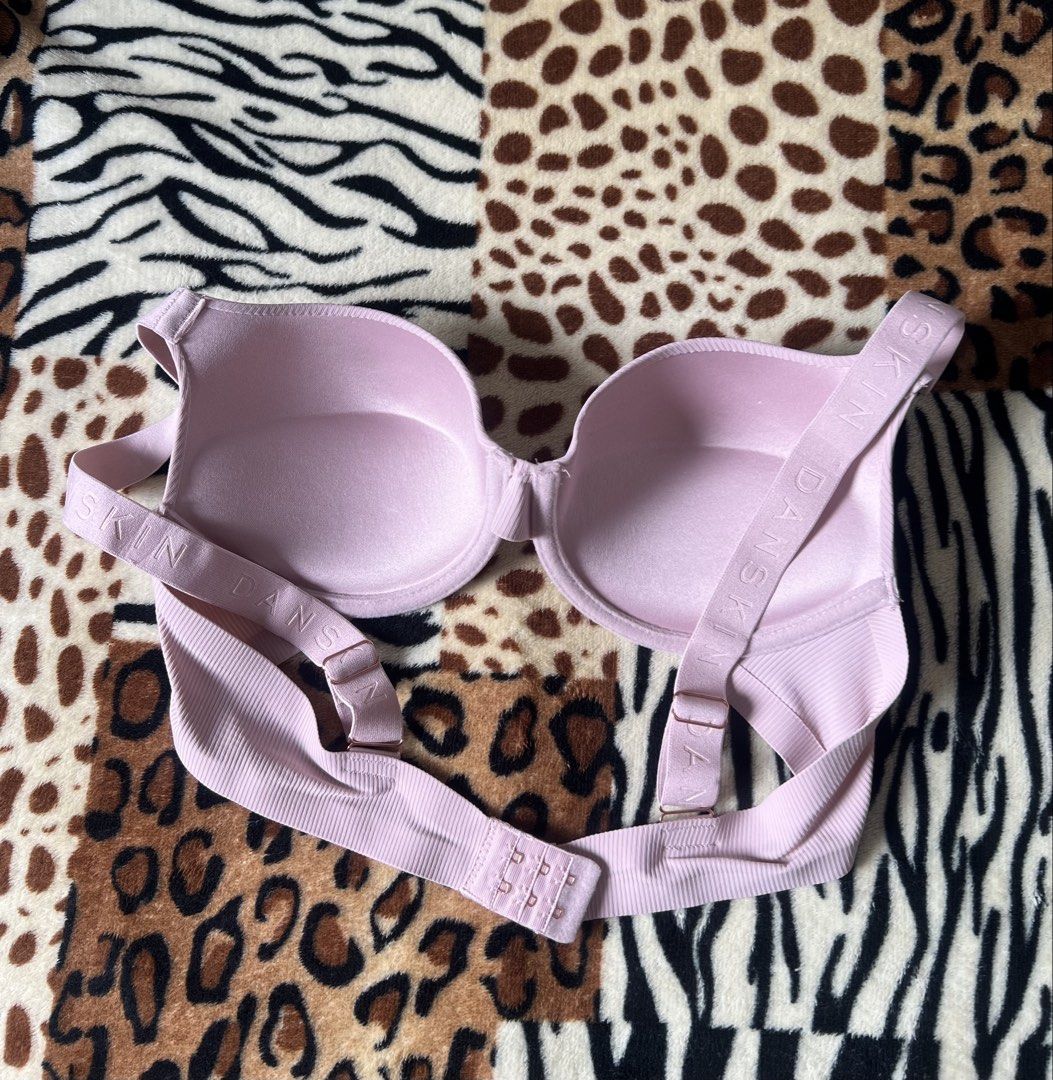 DANSKIN Ribbed Lilac Bra (Category: Undergarments & Loungewear) located in Quezon City. Submitted by marys_collection (Listing ID 1459997803, Image 2). Description: - SKIMS DANSKIN lilac ribbed bra - Comfortable and stretchy material - Adjustable straps with brand logo - Underwire for support - Great for everyday wear or lounging - Brand new - lost tag.