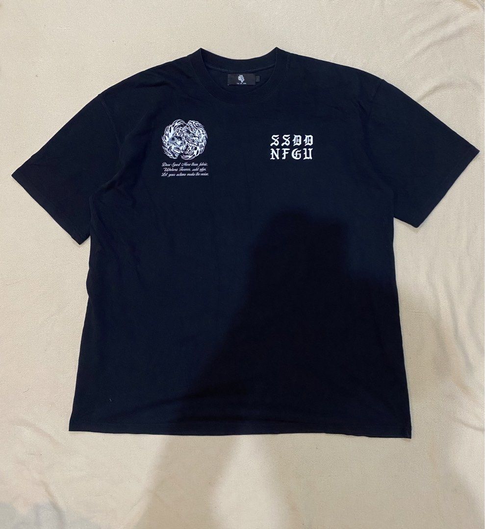 Darc sport shirt (Category: Activewear) located in Tanza. Submitted by 9th.street.thrift (Listing ID 1459997046, Image 3). Description: Darcsport shirt Good as new Cr:10/10 No issue Xl on tag 25.5x31 Pang psg nyo (Off lang) Lp:800+sf.