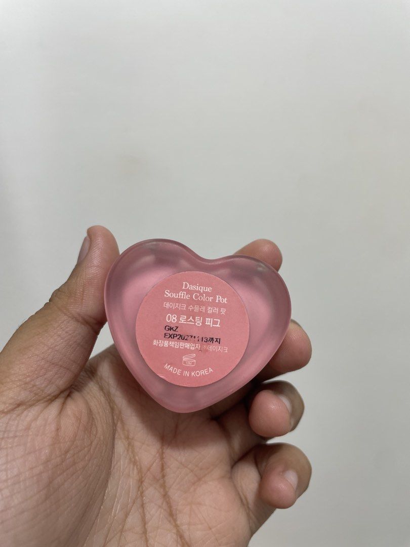 Dasique soufflé color pot (Category: Makeup) located in Nasugbu. Submitted by shopwithmichii (Listing ID 1460090235, Image 3). Description: 90-95%full Mod:jnt/flash Mop:gcash.